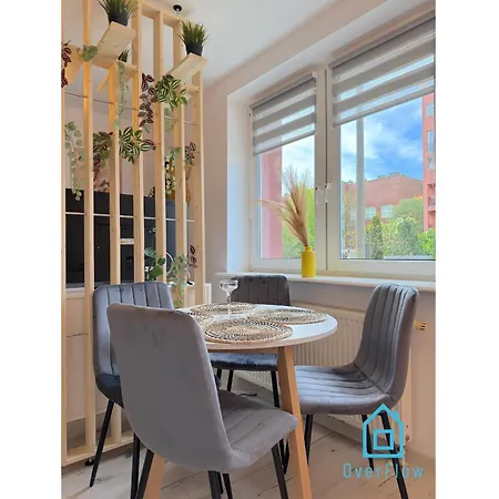Lägenhet Honey Apartment- Cozy Retreat, 10 Minutes To Old Town Gdańsk