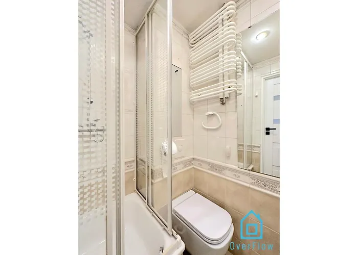 Apartamento Honey Apartment- Cozy Retreat, 10 Minutes To Old Town *