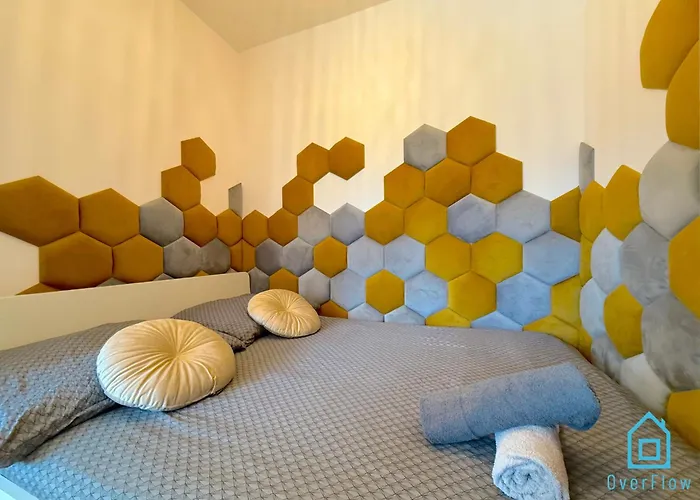 Honey Apartment- Cozy Retreat, 10 Minutes To Old Town Gdańsk