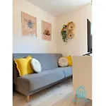 Honey Apartment- Cozy Retreat, 10 Minutes To Old Town Apartamento