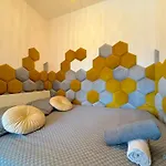 Honey Apartment- Cozy Retreat, 10 Minutes To Old Town Gdansk