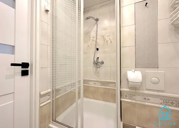 Honey Apartment- Cozy Retreat, 10 Minutes To Old Town グダニスク