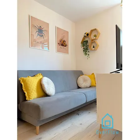 Honey Apartment- Cozy Retreat, 10 Minutes To Old Town Apartmán